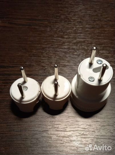 Три переходника для евророзетки