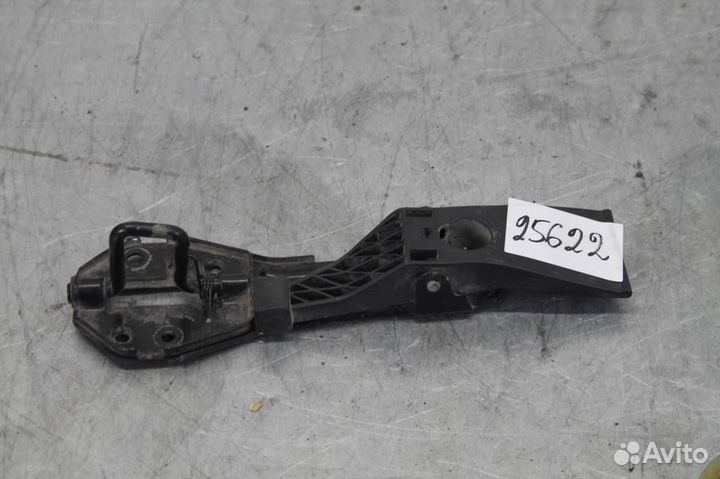 Ответная часть замка капота Audi A6(C7)