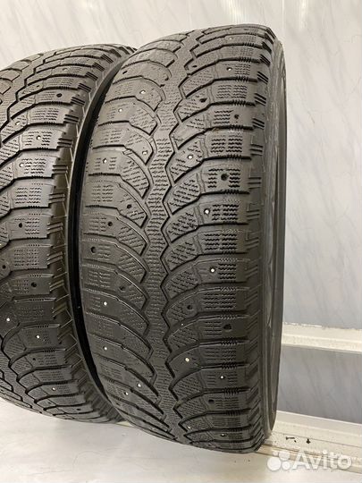 Bridgestone Blizzak Spike-01 235/65 R17 108T
