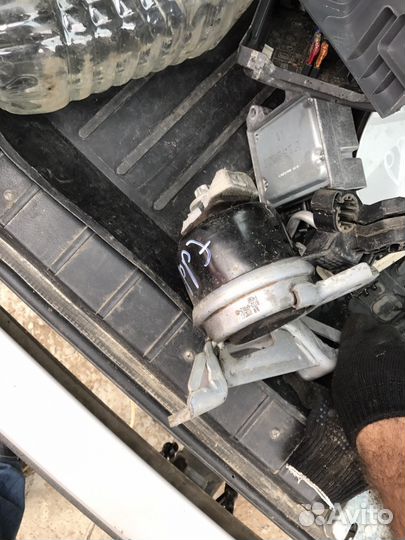 Подушка двигателя Рендж Ровер Эвок