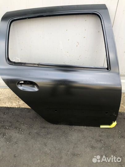 Дверь задняя правая Renault