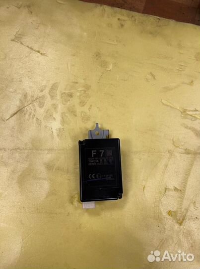 Блок бесключевого доступа Toyota Camry 70