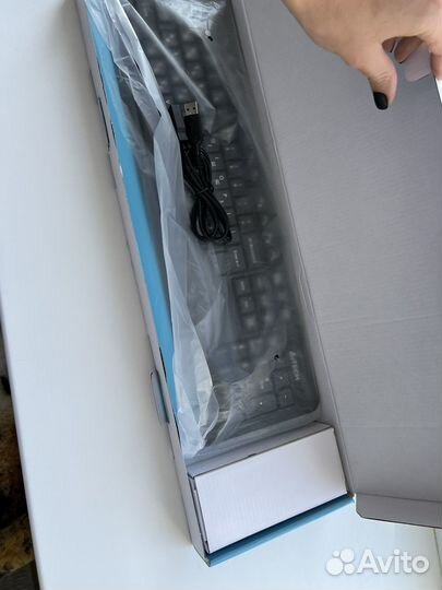 Новая беспроводная мышь и клавиатура