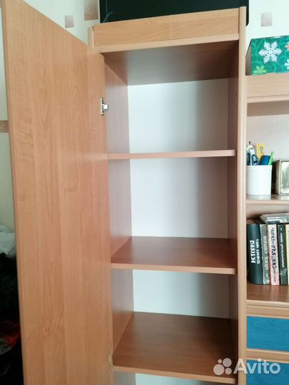 Комплект мебели детской, шкафы и стол