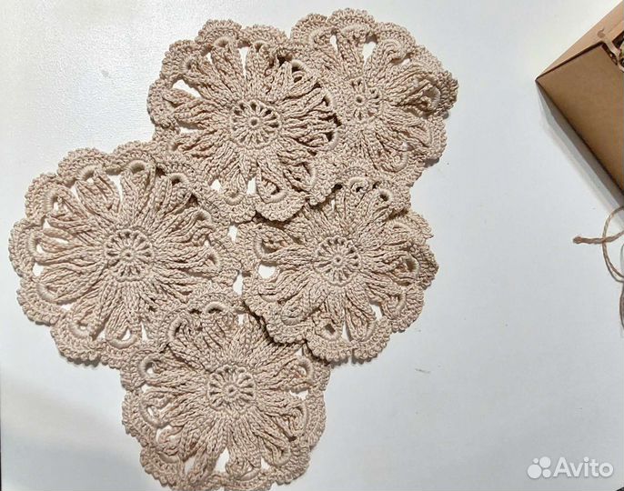 Набор ажурных салфеток, бежевый