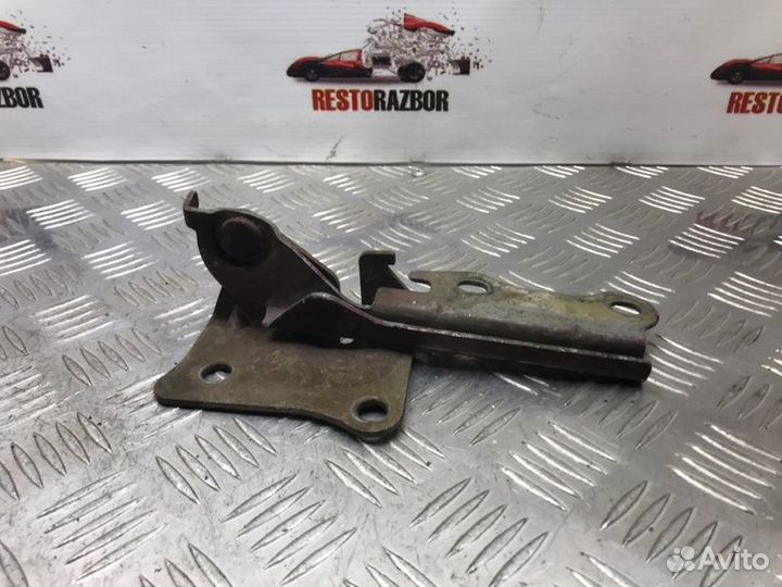 Петля капота правая Kia Shuma лифтбек 1.5 2000