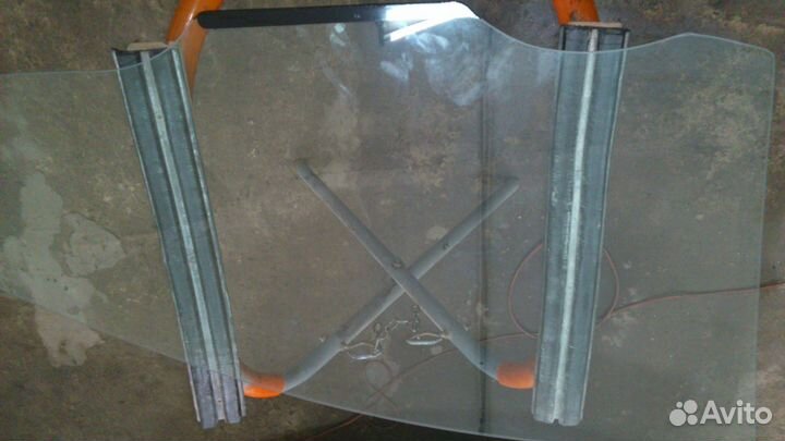 Автостекло переднее правое Toyota Land Cruiser 80