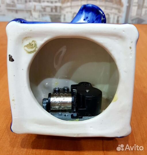 Музыкальная шкатулка граммофон