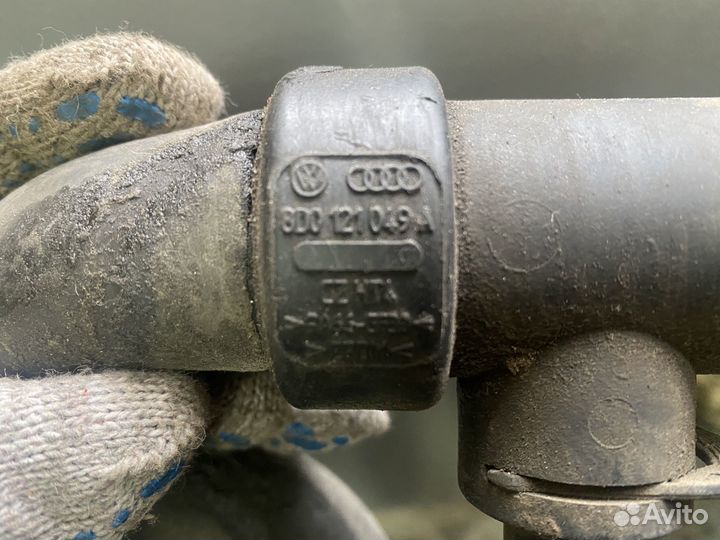 Audi a6c5 патрубок системы охлаждения