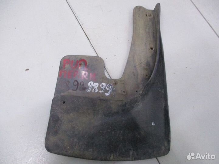 Брызговик передний правый Fiat Punto 3 Grande Punt