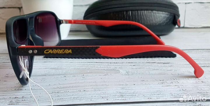 Солнцезащитные очки Carrera