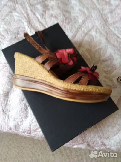 Новые босоножки TJ Collection 38