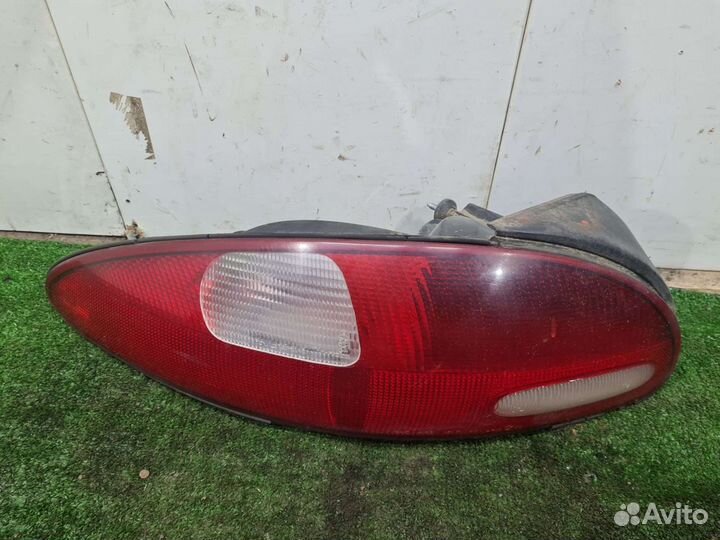 Фонарь задний левый Chrysler Concorde седан 2 2000