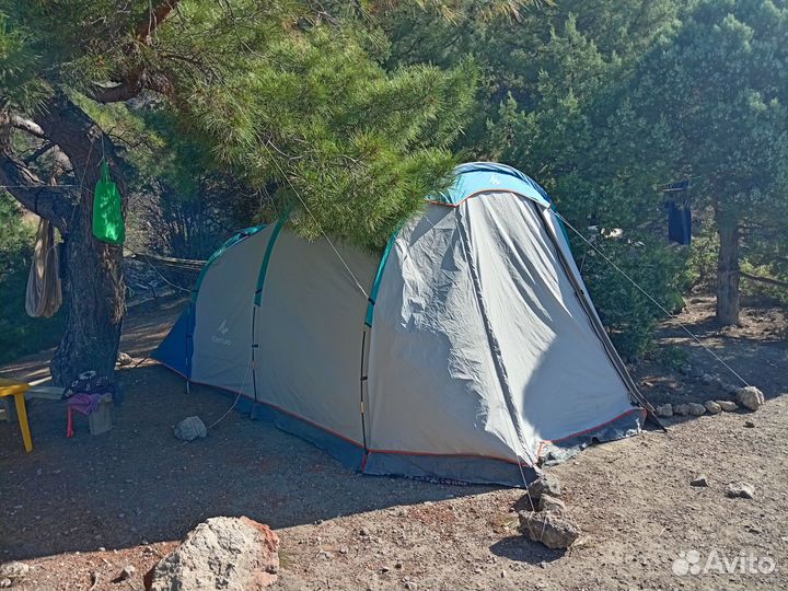 Палатка кемпинговая 4 местная Quechua Arpenaz 4.1