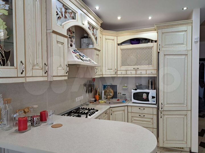 3-к. квартира, 157 м², 2/4 эт.