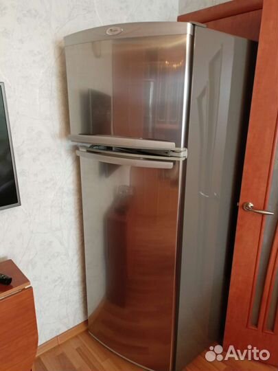 Холодильник Whirpool