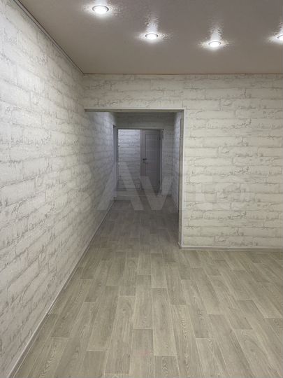 4-к. квартира, 98,2 м², 1/3 эт.