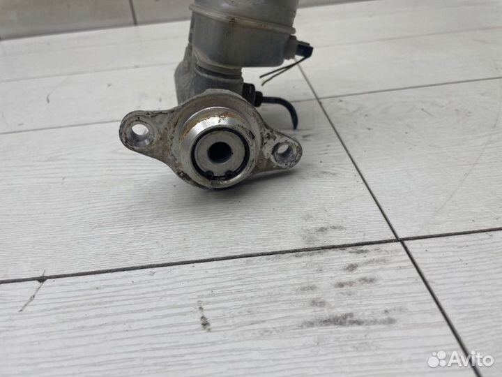 Главный тормозной цилиндр Mitsubishi Galant 8 USA