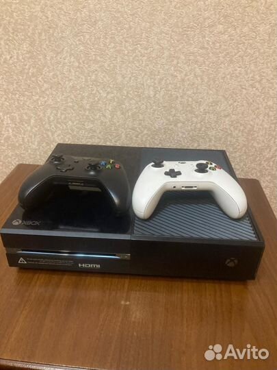 Xbox one 500gb 2 джостика