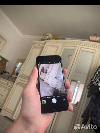 Телефон iPhone 7