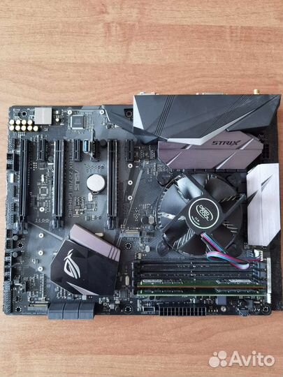 Материнская плата с процессором и памятью