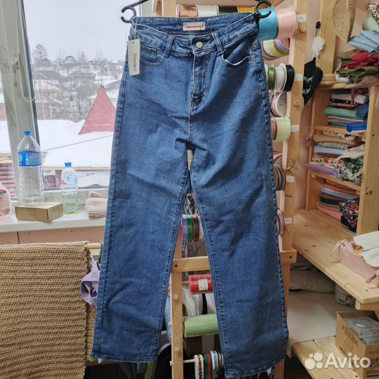 Джинсы мом