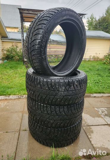 Bridgestone Ice Cruiser 7000 255/45 R18 103T