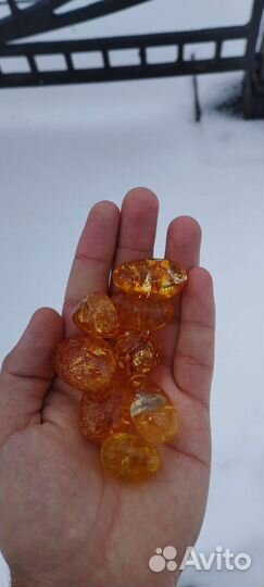 Камень янтарный цитрин (аметист)