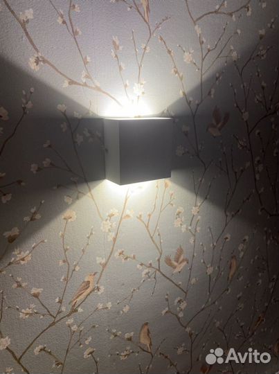 Настенный светильник бра