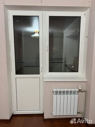 Оконный блок с дверью