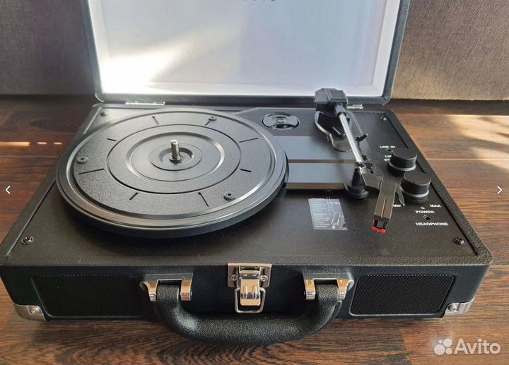Проигрыватель виниловых пластинок