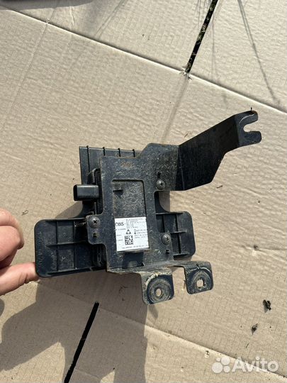 Датчик слепых зон левый Tucson 3 рест 18-21