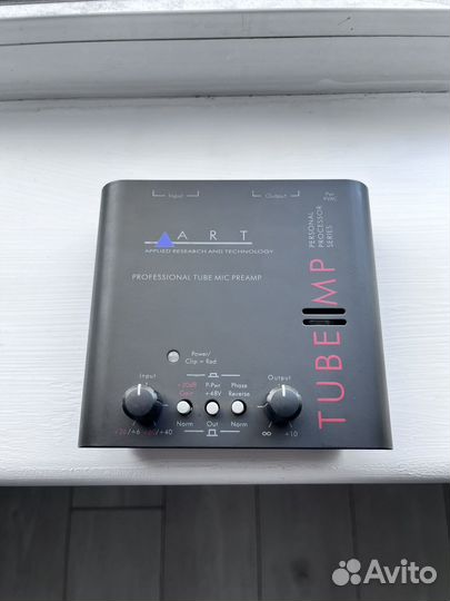 Студийный конденсаторный микрофон