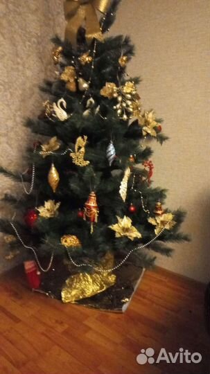 Елка искусственная 180 см с шишками
