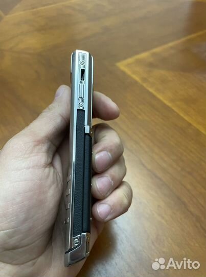 Телефон Vertu signature S design