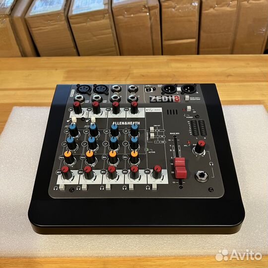 Allen & Heath ZEDi-8