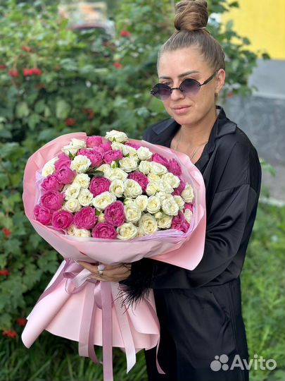 Букет пионовидных роз
