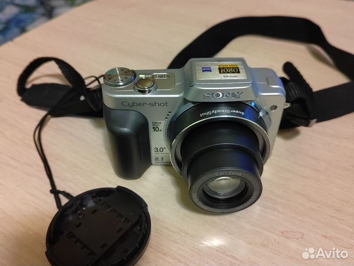 Компактный фотоаппарат