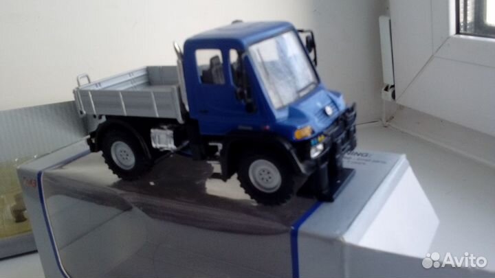 Mercedes-Benz Unimog U400, 1:43