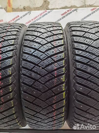 Goodyear Vector 4Seasons 205/50 R17 89V