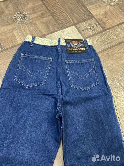 Джинсы женские