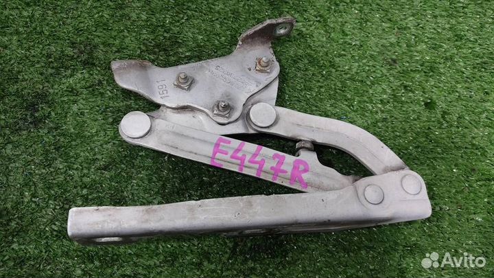 Петля капота правая Opel Corsa D 2011