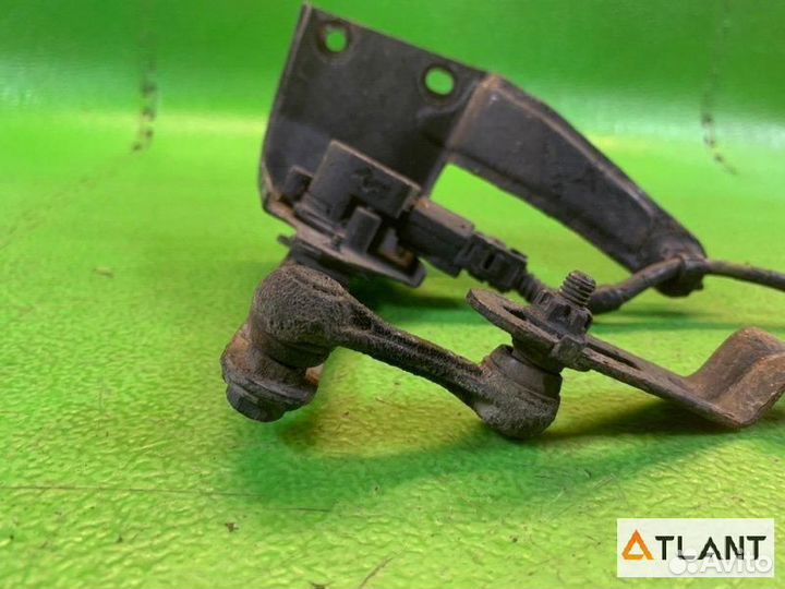 Датчик уровня кузова задняя правая toyota crown MA