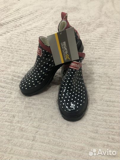 Резиновые ботинки