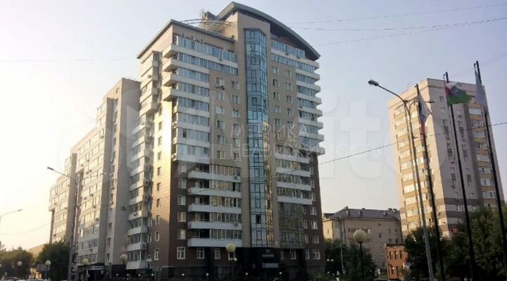2-к. квартира, 99 м², 8/17 эт.