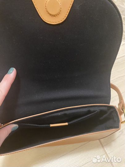 Сумка из натуральной кожи Levis