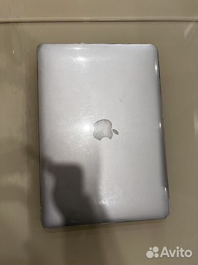 Apple Macbook Air 13 2011 mid