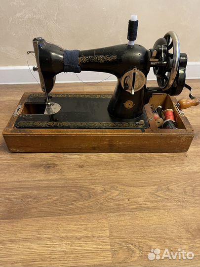 Швейная машинка зингер ручная