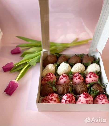 Клубника в шоколаде, букеты из клубники