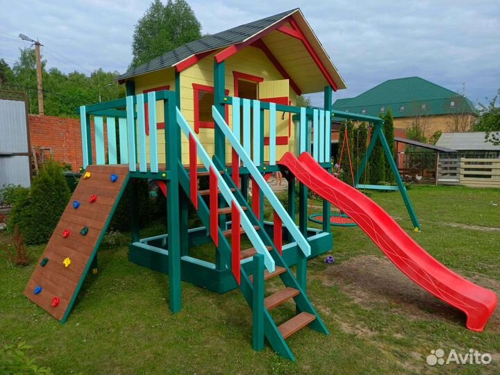 Детский игровой комплекс с домиком качелями горкой